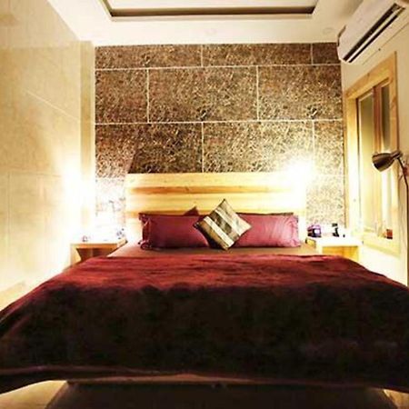 Divine Studios Rajouri Garden Ню Делхи Екстериор снимка