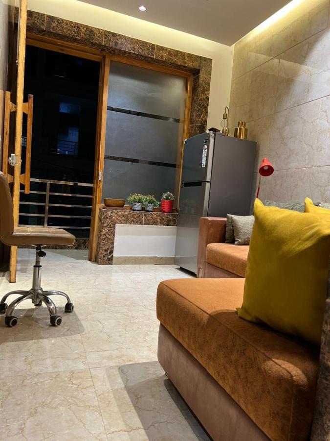Divine Studios Rajouri Garden Ню Делхи Екстериор снимка